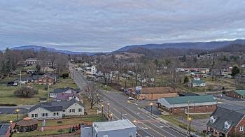 Weather camera view of Russell County Courthouse.
