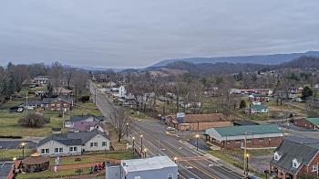 Weather camera view of Russell County Courthouse.