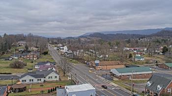 Weather camera view of Russell County Courthouse.