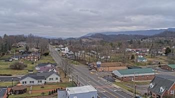 Weather camera view of Russell County Courthouse.