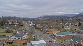 Weather camera view of Russell County Courthouse.