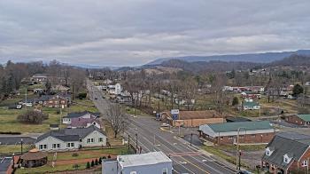 Weather camera view of Russell County Courthouse.
