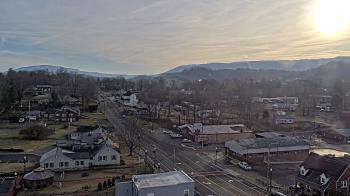 Weather camera view of Russell County Courthouse.