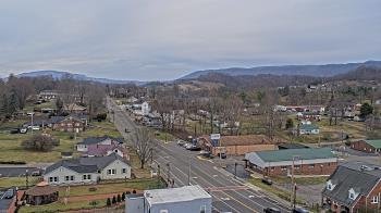 Weather camera view of Russell County Courthouse.