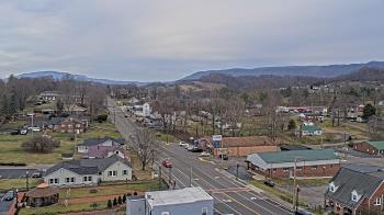 Weather camera view of Russell County Courthouse.