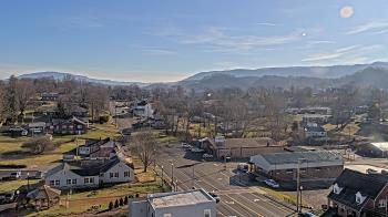 Weather camera view of Russell County Courthouse.