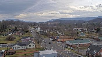 Weather camera view of Russell County Courthouse.