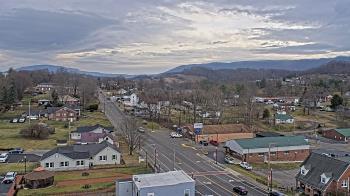 Weather camera view of Russell County Courthouse.