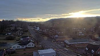 Weather camera view of Russell County Courthouse.