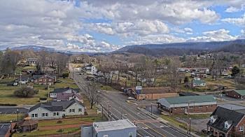 Weather camera view of Russell County Courthouse.