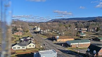 Weather camera view of Russell County Courthouse.
