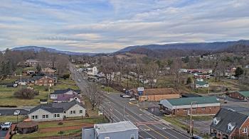 Weather camera view of Russell County Courthouse.