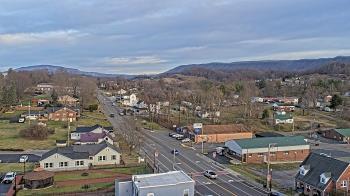 Weather camera view of Russell County Courthouse.