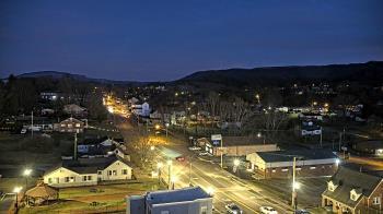 Weather camera view of Russell County Courthouse.