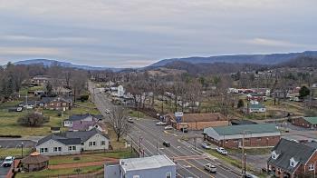 Weather camera view of Russell County Courthouse.