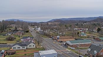Weather camera view of Russell County Courthouse.