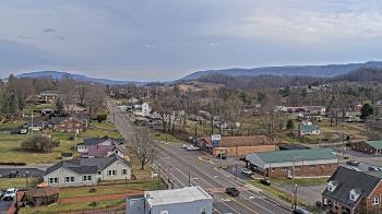 Weather camera view of Russell County Courthouse.