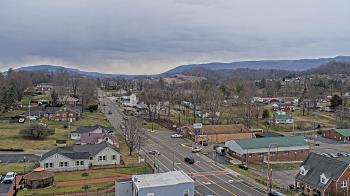 Weather camera view of Russell County Courthouse.