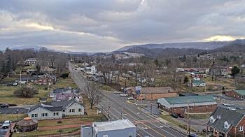 Weather camera view of Russell County Courthouse.