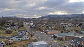 Weather camera view of Russell County Courthouse.