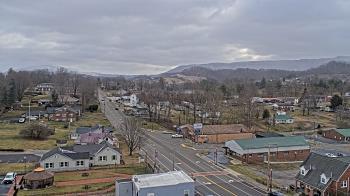 Weather camera view of Russell County Courthouse.