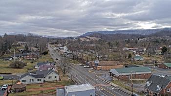 Weather camera view of Russell County Courthouse.