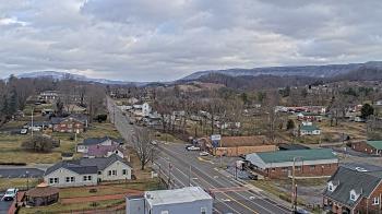 Weather camera view of Russell County Courthouse.
