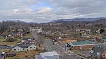 Weather camera view of Russell County Courthouse.