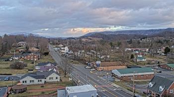 Weather camera view of Russell County Courthouse.