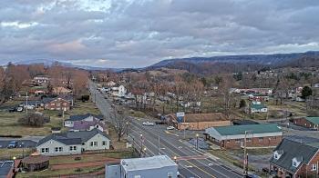 Weather camera view of Russell County Courthouse.