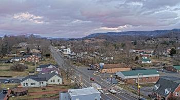 Weather camera view of Russell County Courthouse.