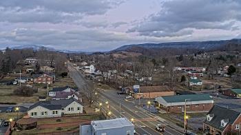 Weather camera view of Russell County Courthouse.