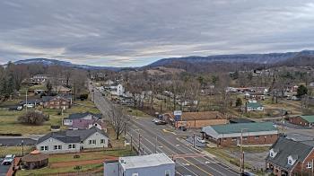 Weather camera view of Russell County Courthouse.