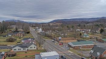 Weather camera view of Russell County Courthouse.