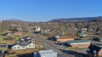 Weather camera view of Russell County Courthouse.
