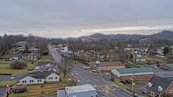 Weather camera view of Russell County Courthouse.