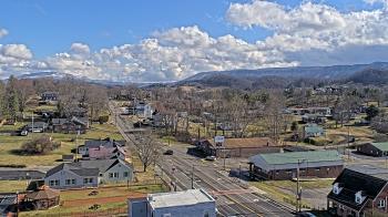 Weather camera view of Russell County Courthouse.