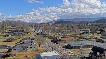 Weather camera view of Russell County Courthouse.