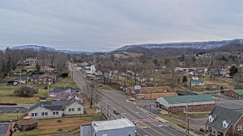 Weather camera view of Russell County Courthouse.