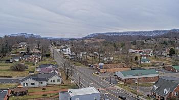 Weather camera view of Russell County Courthouse.