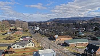 Weather camera view of Russell County Courthouse.