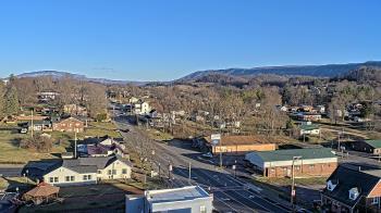 Weather camera view of Russell County Courthouse.