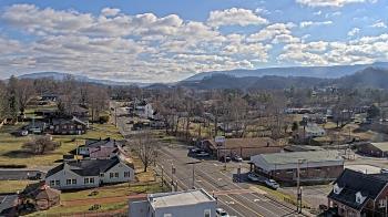 Weather camera view of Russell County Courthouse.