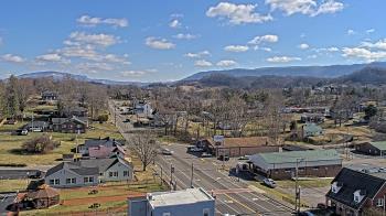 Weather camera view of Russell County Courthouse.