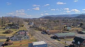 Weather camera view of Russell County Courthouse.