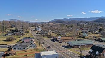 Weather camera view of Russell County Courthouse.