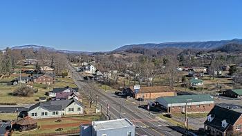 Weather camera view of Russell County Courthouse.