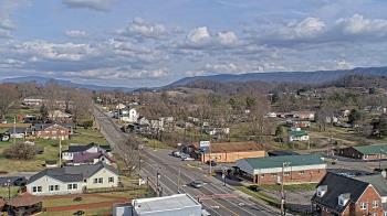 Weather camera view of Russell County Courthouse.
