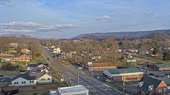 Weather camera view of Russell County Courthouse.