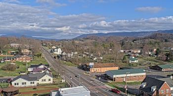 Weather camera view of Russell County Courthouse.